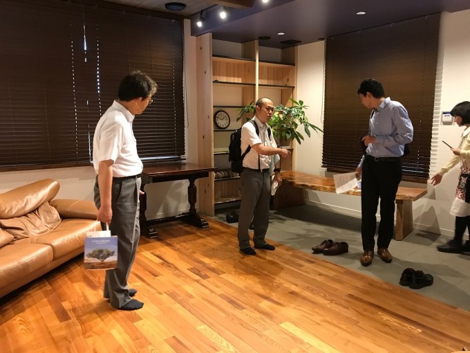 地域の方が利用できる多目的室を併設