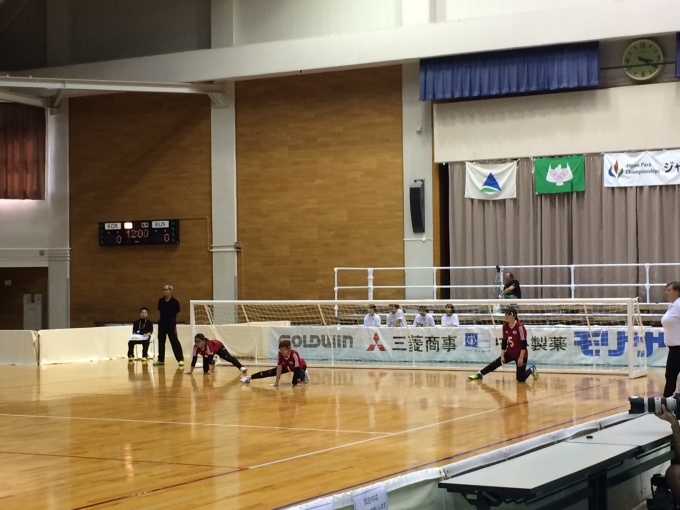 ゴール前でディフェンス